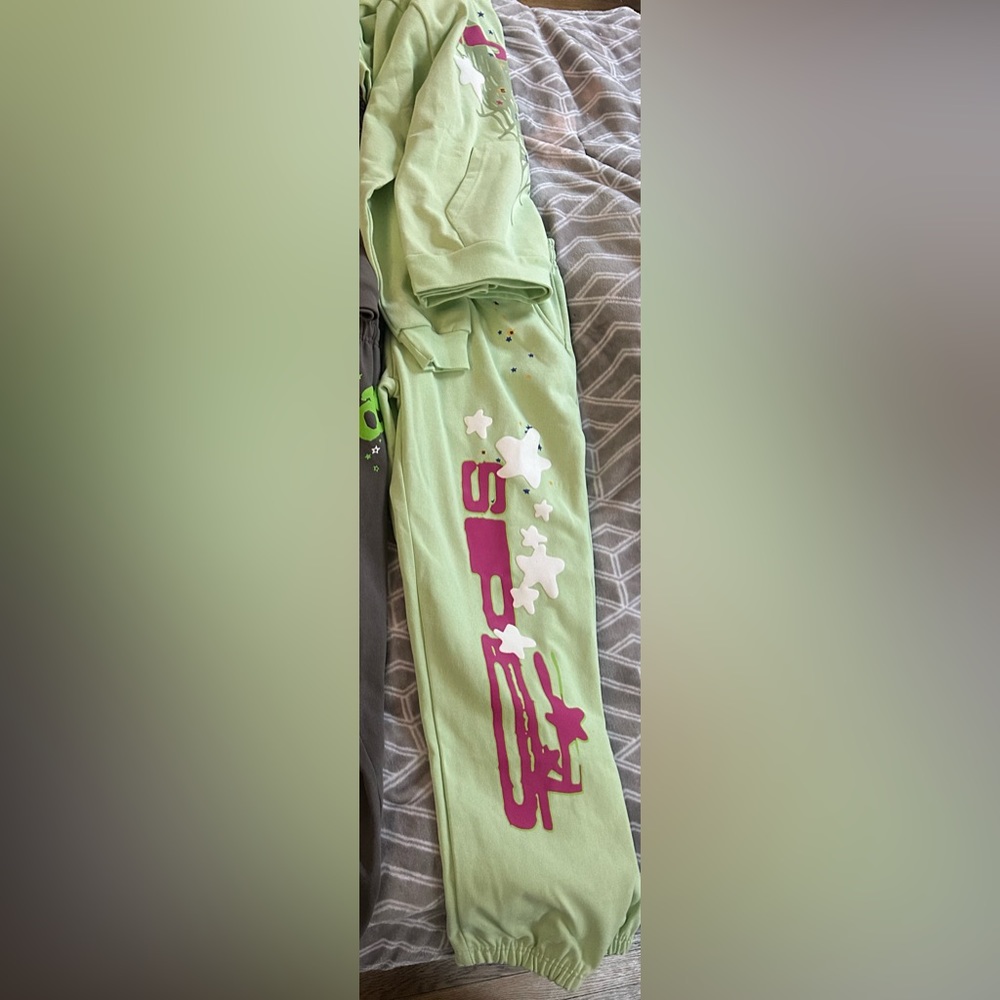 Sp5der pastel green sweatsuit
